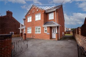 Padeswood Road North, Buckley, CH7 2JN