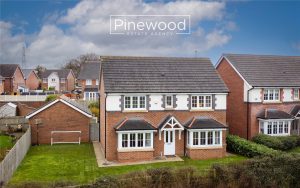 Ffordd Hywyn, Oakenholt, CH6 5WN