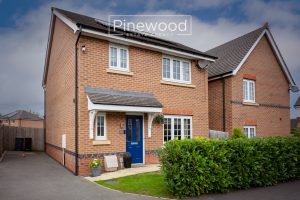 Ffordd Pedrog, Oakenholt, Flintshire, CH6 5WH